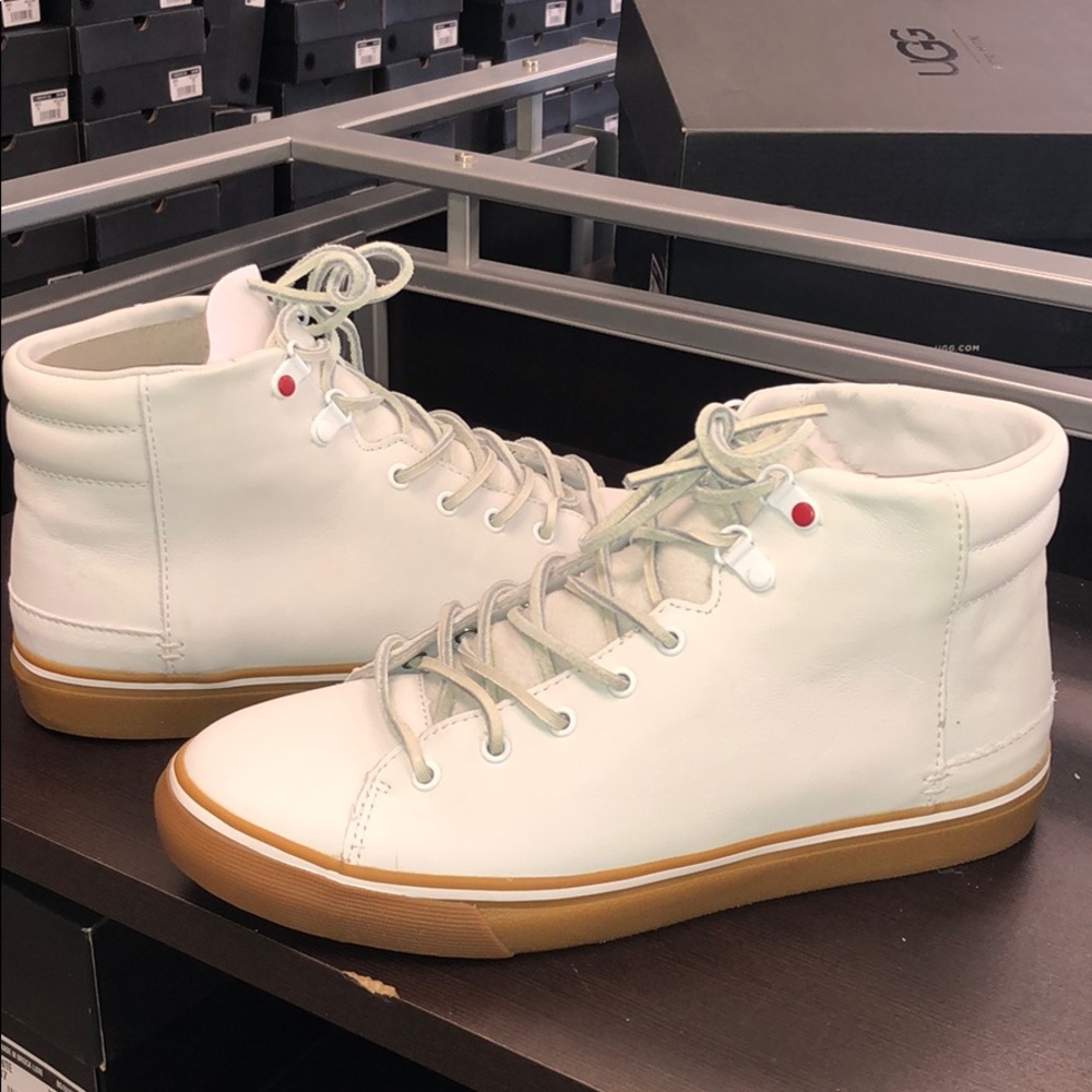 😇 New Men’s Ugg Hoyt White hi tops leather sneakers Sz 9